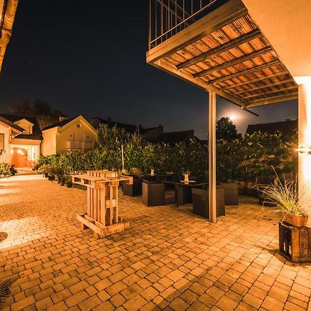 Weingut Gaestehaus D&D Haider Jois Dış mekan fotoğraf