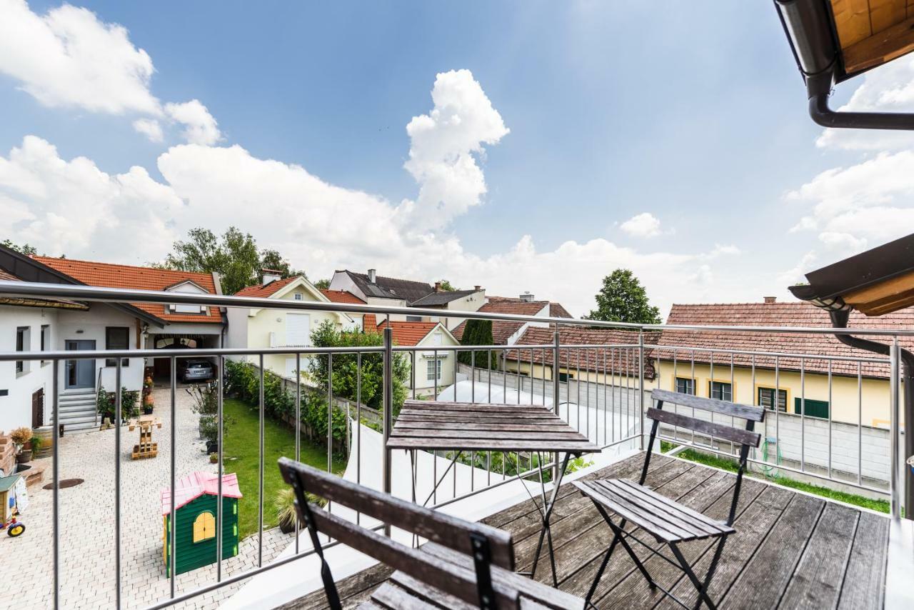 Weingut Gaestehaus D&D Haider Jois Dış mekan fotoğraf